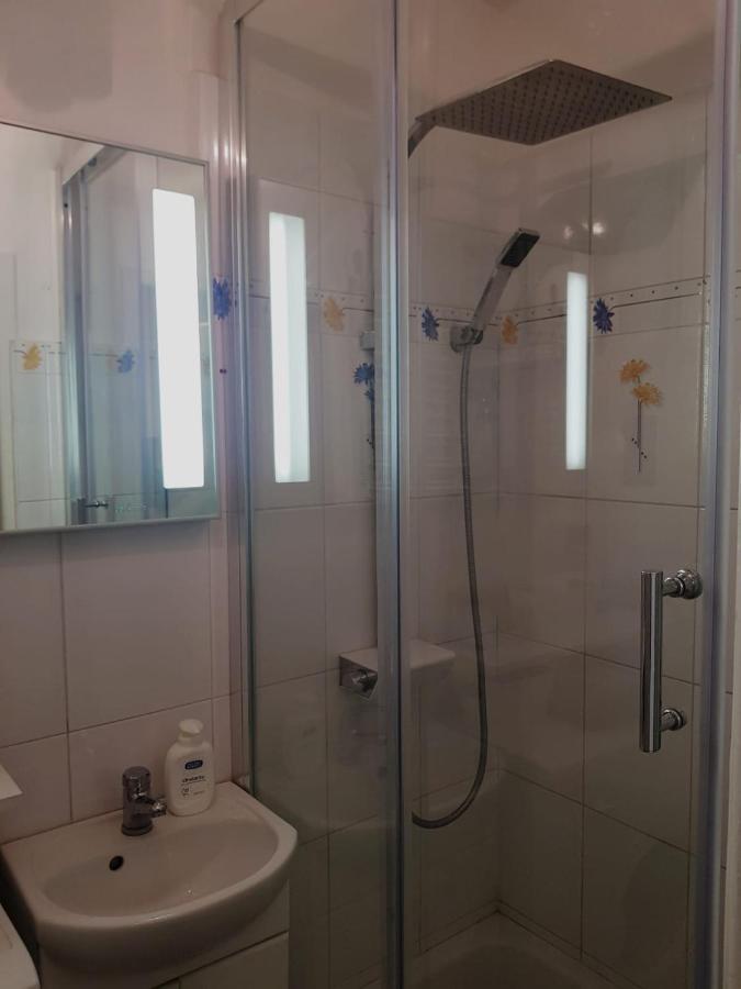 Apartament Plac Trzech Krzyzy ワルシャワ エクステリア 写真
